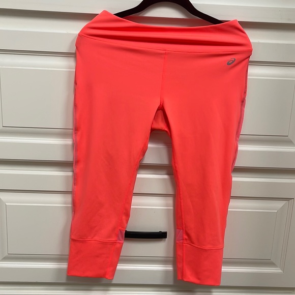 ASICS orange ladies medium capri length leggings NWOT - Picture 1 of 3